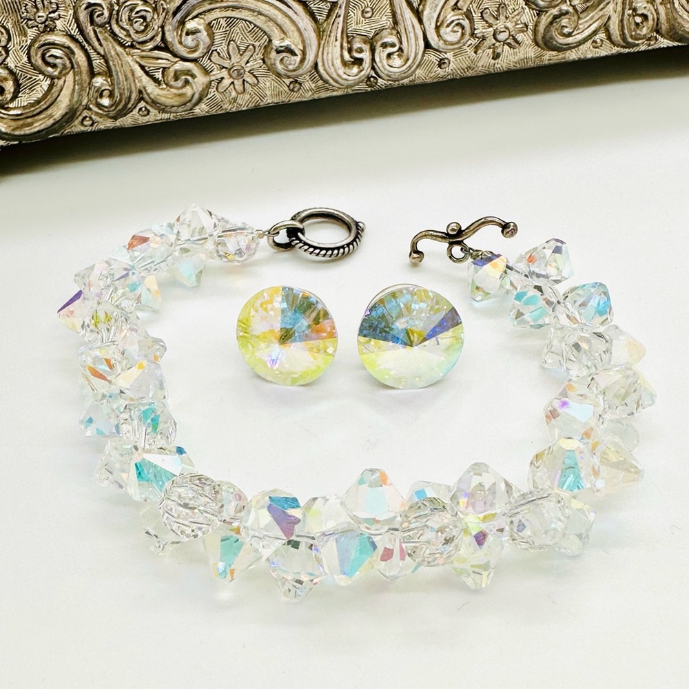 Aurora Borealis Crystal Bracelet & Earrings - Picture 4 of 14